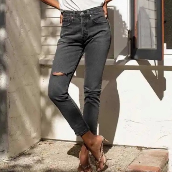 NWT Levi’s 501 High Rise Ripped Skinny Jeans in Dark Side of the Moon Grey - Picture 1 of 8